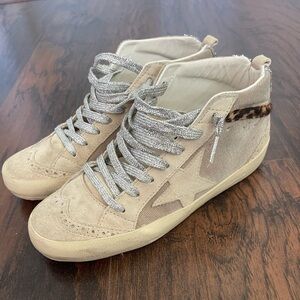 Barely used Golden Goose mid star size 37